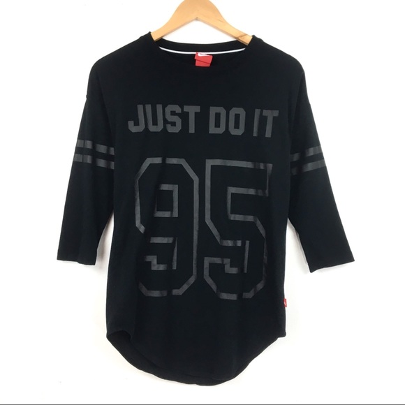 Nike Tops - SALE NIKE | Quarter Sleeve Tee